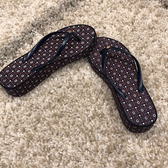 Merona Shoes - Slight wedge heel flip flops